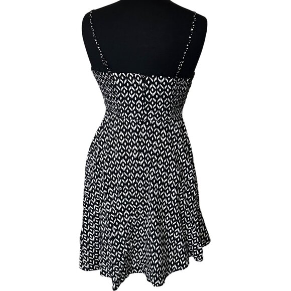 Old Navy Mini Sundress w/Spaghetti Straps Geometric 100% Rayon Junior's Size M - Picture 3 of 16